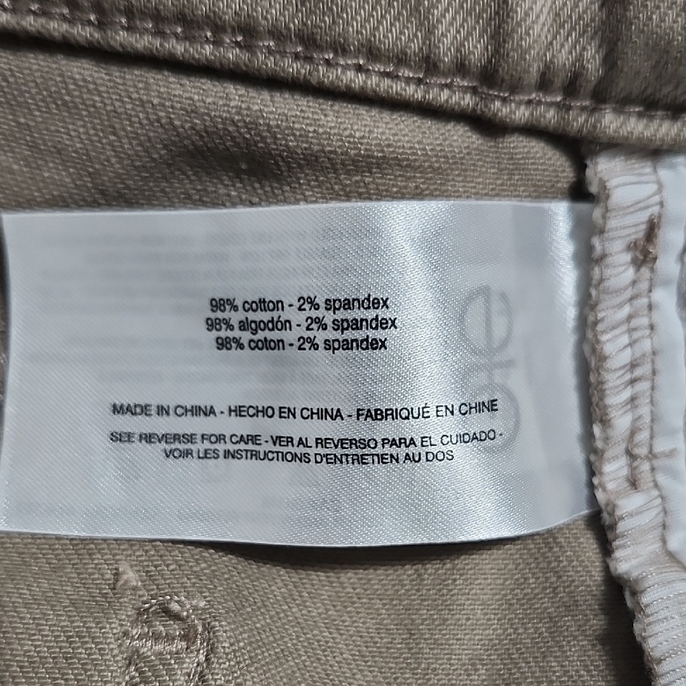 Gloria Vanderbilt Wide-Leg Cargo Pants in Khaki - Picture 6 of 8